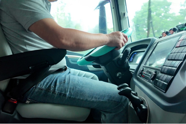 魏師傅:法士特自動擋+液緩 川陜高速“爬坡不慫、下坡不慌”(818)803.jpg