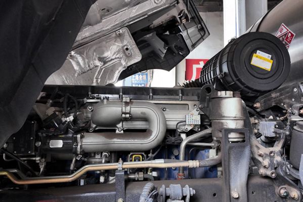 魏師傅:法士特自動擋+液緩 川陜高速“爬坡不慫、下坡不慌”(818)968.jpg