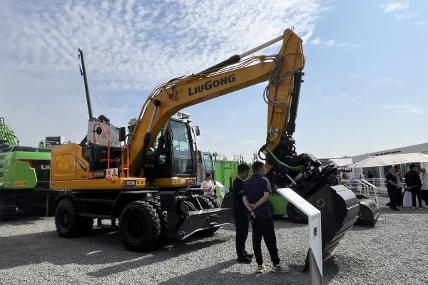 ȫw Ԫg(sh) ǵ·ж(qing)484.jpg