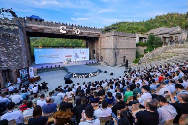 價值突破 繼往開來 商車“舵主”追憶康明斯在華50年255.jpg