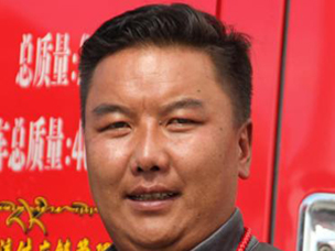 行走在藏區(qū)的藏族天龍哥