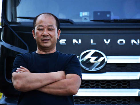 跟車實(shí)錄:集裝箱倒短運(yùn)輸,我看好紅巖杰獅H6