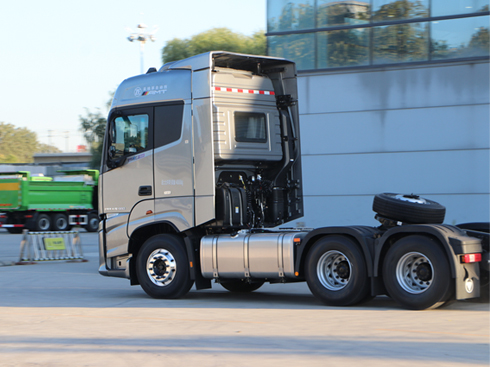 福康A(chǔ)系列15L地表最強(qiáng)動(dòng)力 試駕660馬力歐曼銀河