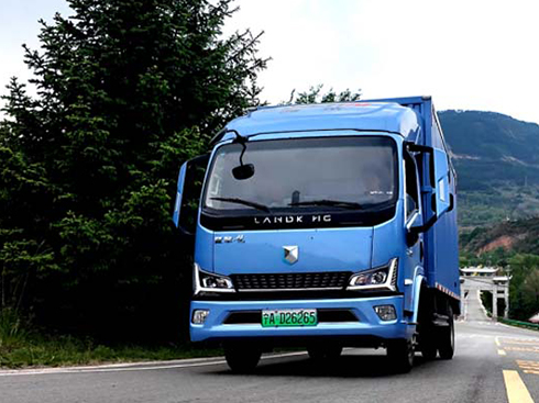 以實(shí)力征服天險(xiǎn) 濰柴藍(lán)擎純電重載版六盤(pán)山極限挑戰(zhàn)評(píng)測(cè)