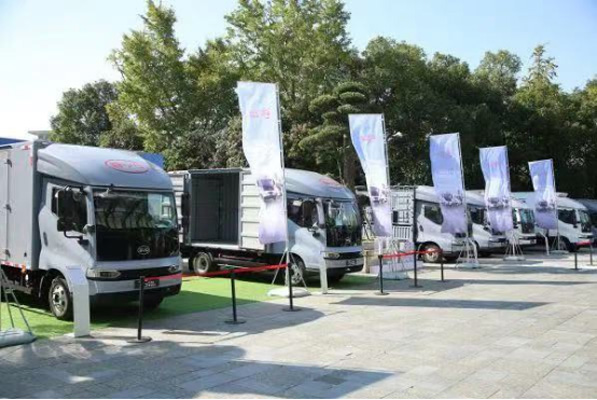 堅(jiān)持技術(shù)為王創(chuàng)新為本 比亞迪探尋商用車安全經(jīng)濟(jì)穩(wěn)定的平衡點(diǎn)(給新建發(fā))1308.jpg